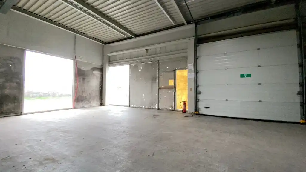 Baanwinkel te huur in de Puitvoetstraat in Sint-Niklaas foto 9