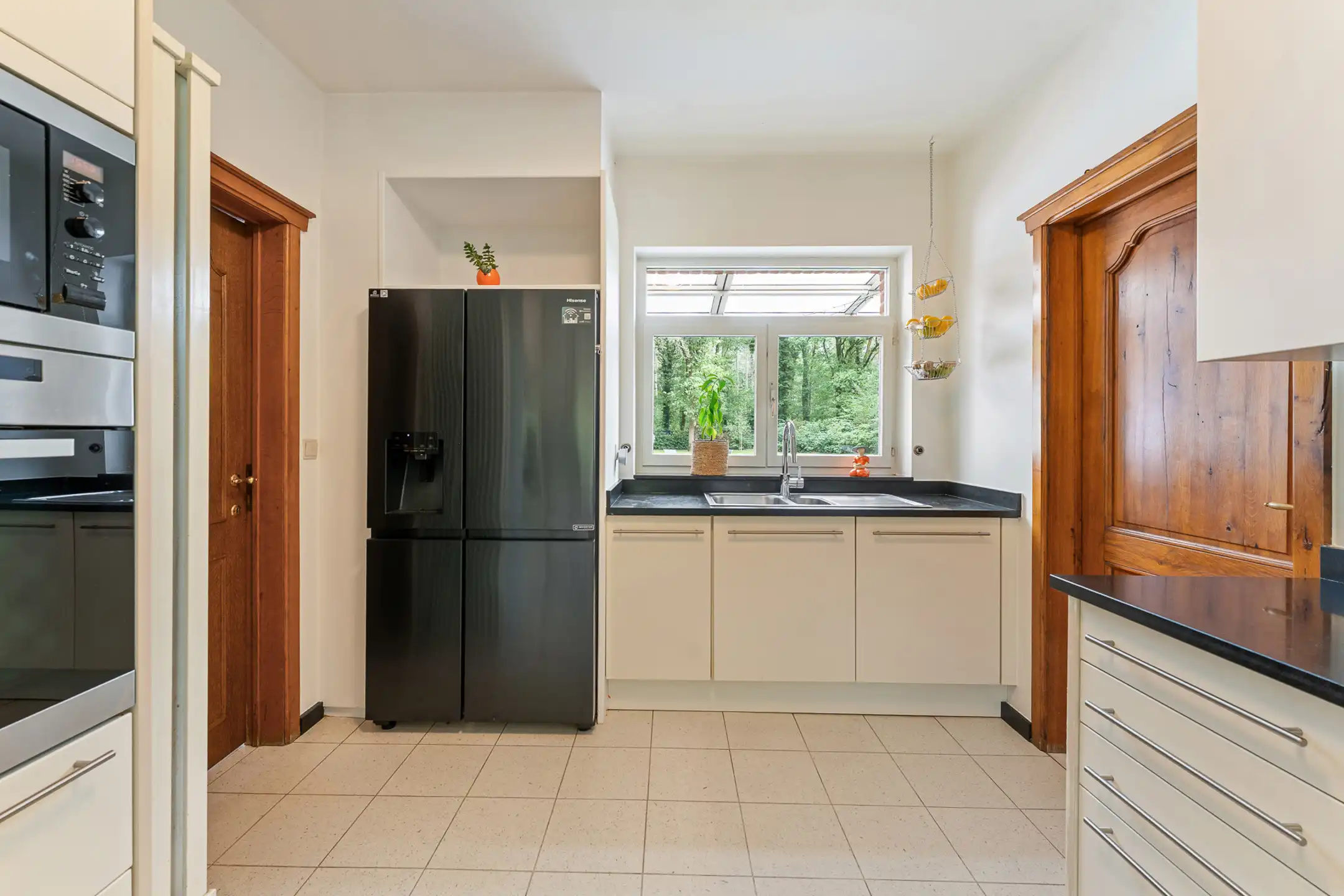 Ruime villa in bosrijke omgeving op een perceel van ca. 3.320m² met zwembad foto 17