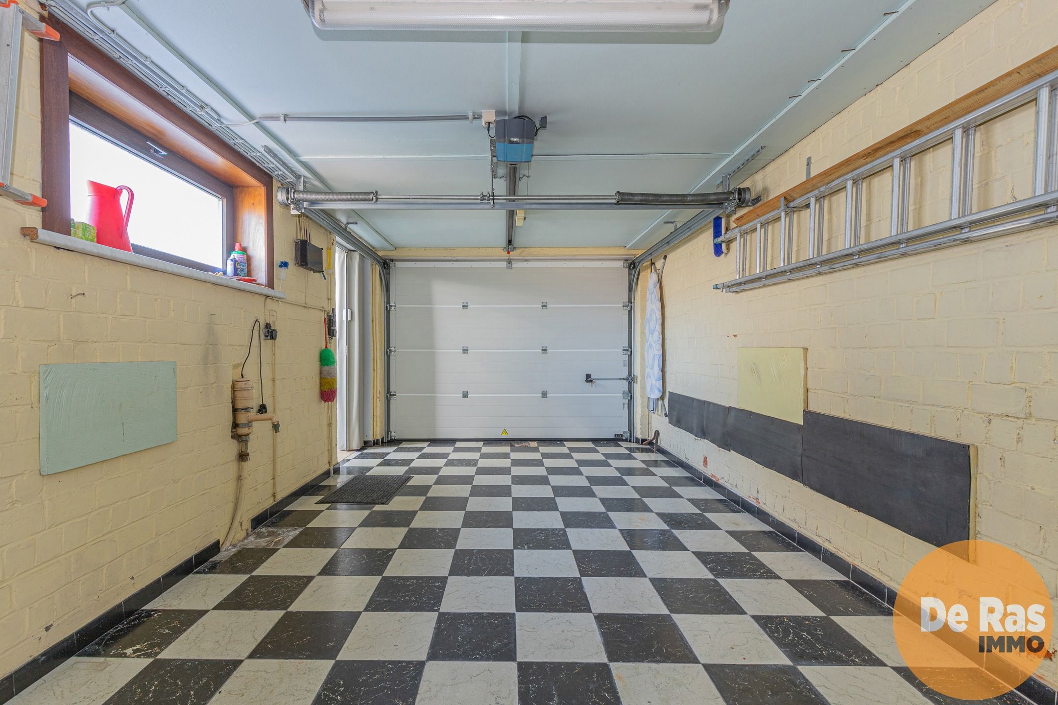 MERE - Verzorgde woning met tuin, garage en 2 slaapkamers foto 16