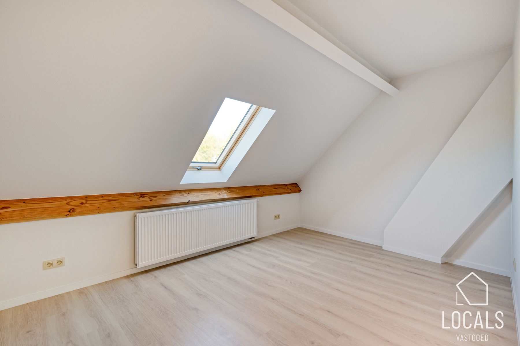 Instapklare parel met grote garage – totaalrenovatie 2024 foto 19