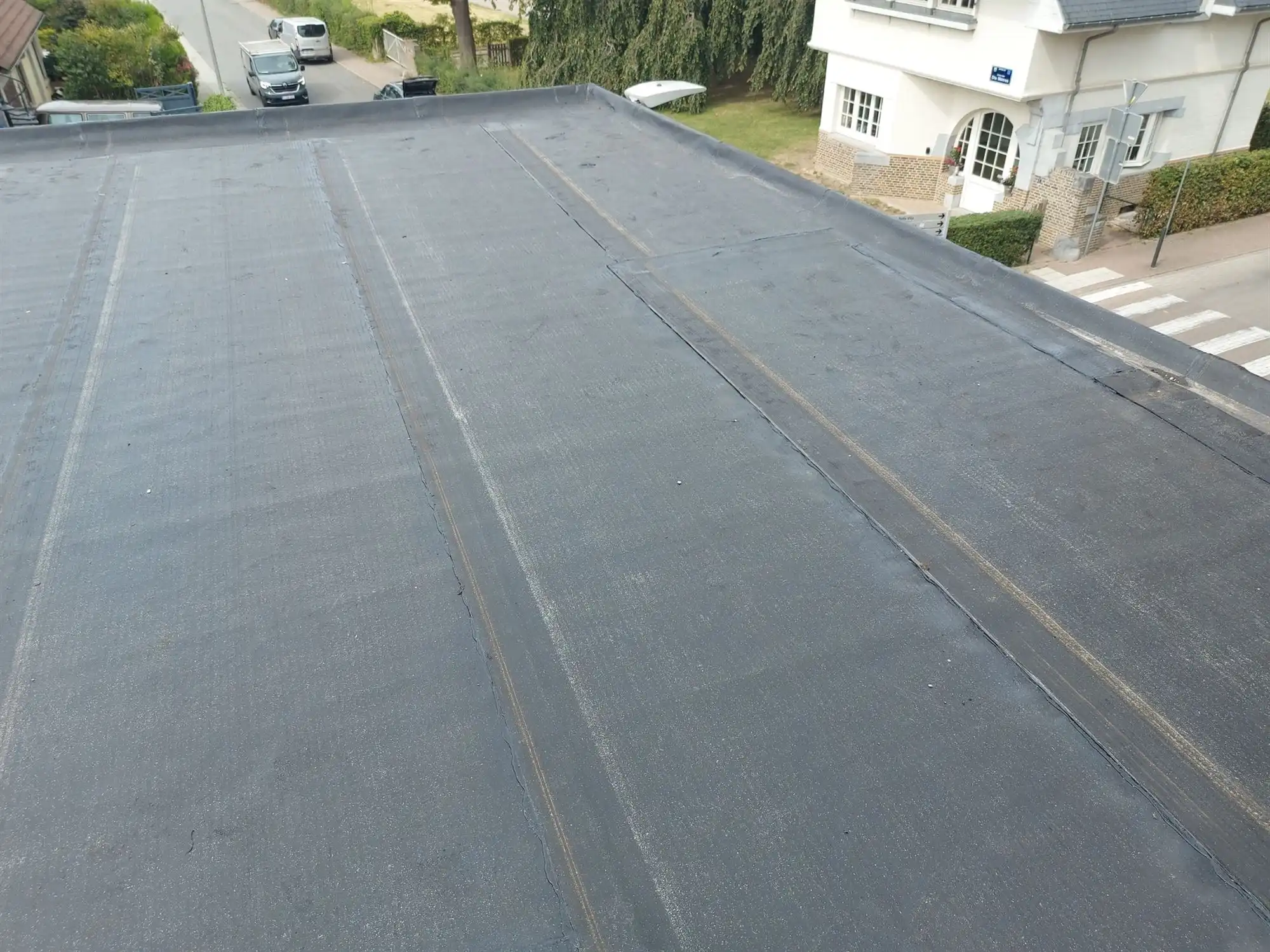 Aangename 3-gevel woning met tuin foto 25