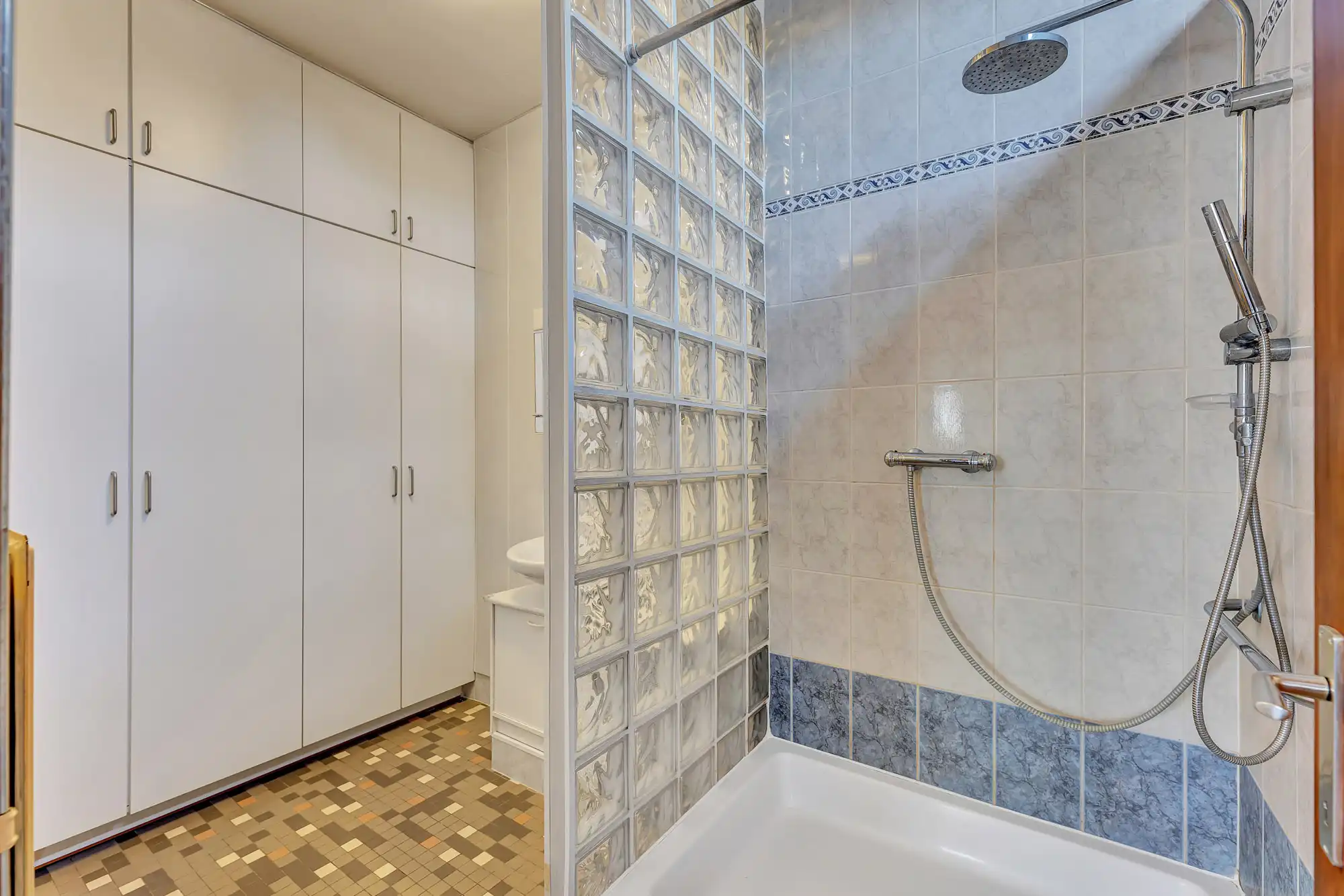 Te renoveren HOB met diverse mogelijkheden op toplocatie foto 12