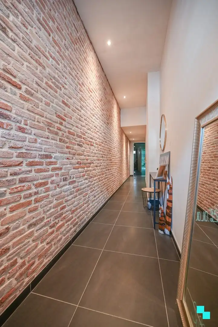 Compleet gerenoveerde ééngezinswoning met 3 slaapkamers en gezellige tuin foto 2