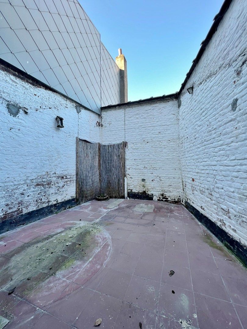 Rijwoning met 4 slaapkamers en koer  foto 16