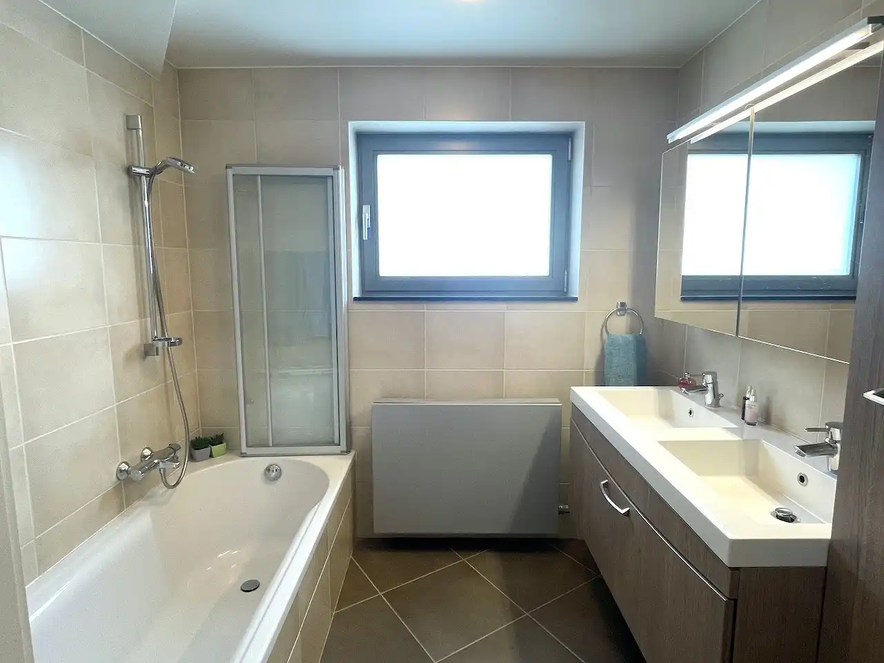 Instapklaar, recent en energiezuinig appartement met 2 slaapkamers aan de kust foto 13