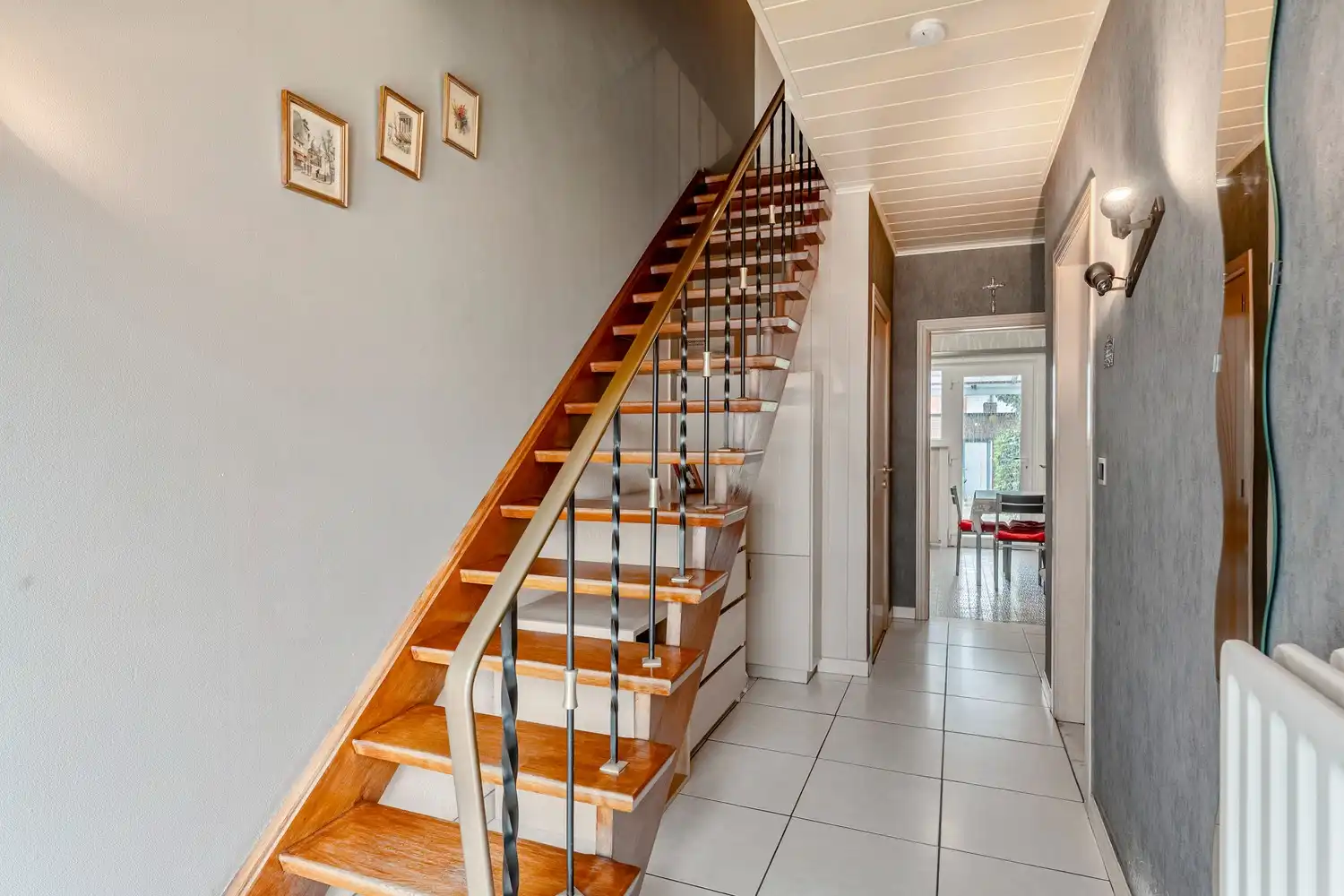 Zeer goed onderhouden en instapklare woning met drie slaapkamers, gezellige stadstuin en achter gelegen garage te Wijgmaal ! foto 10