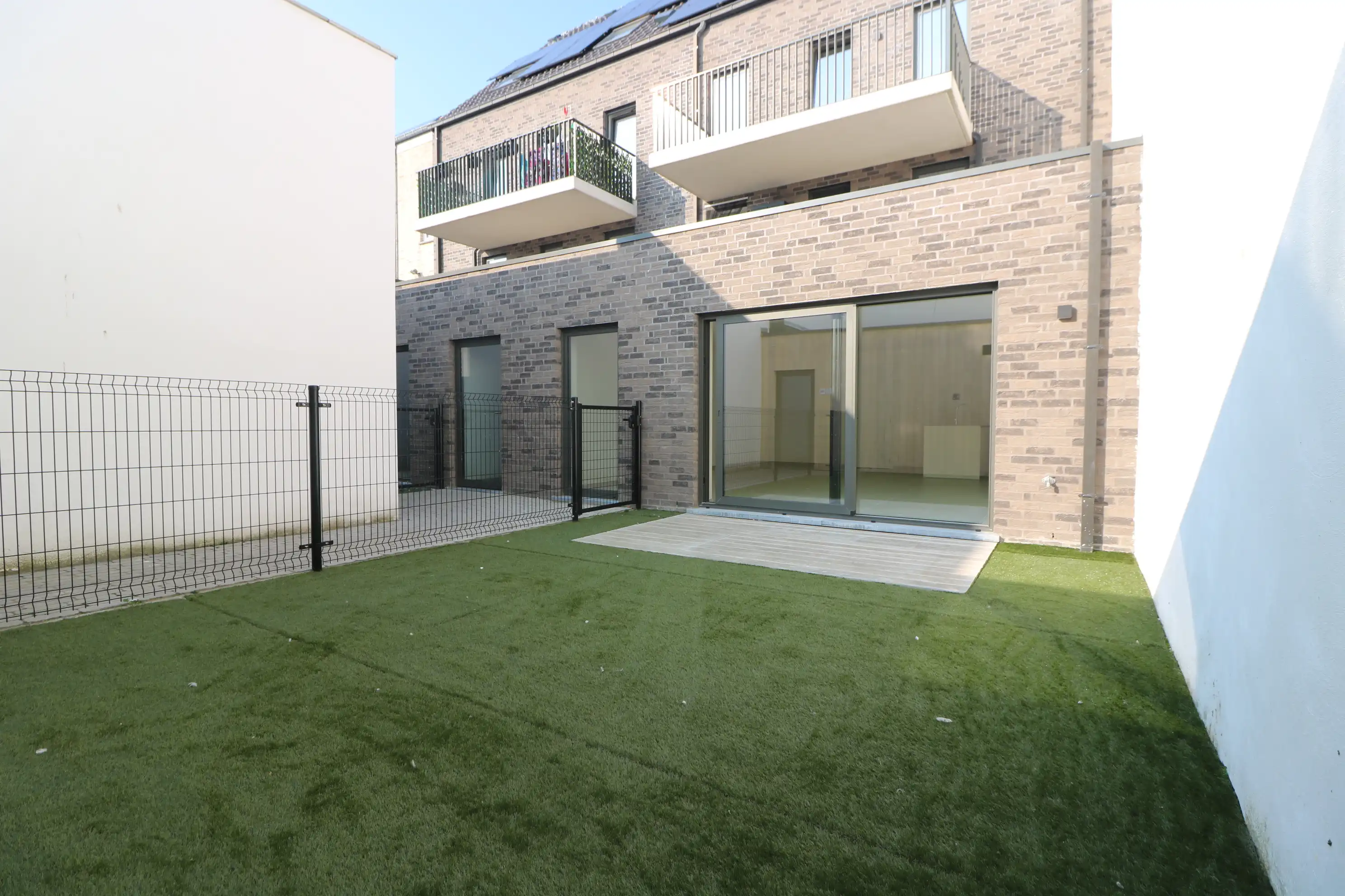 Luxueus en ruim nieuwbouwappartement met 2 slaapkamers en stadstuin. foto 6