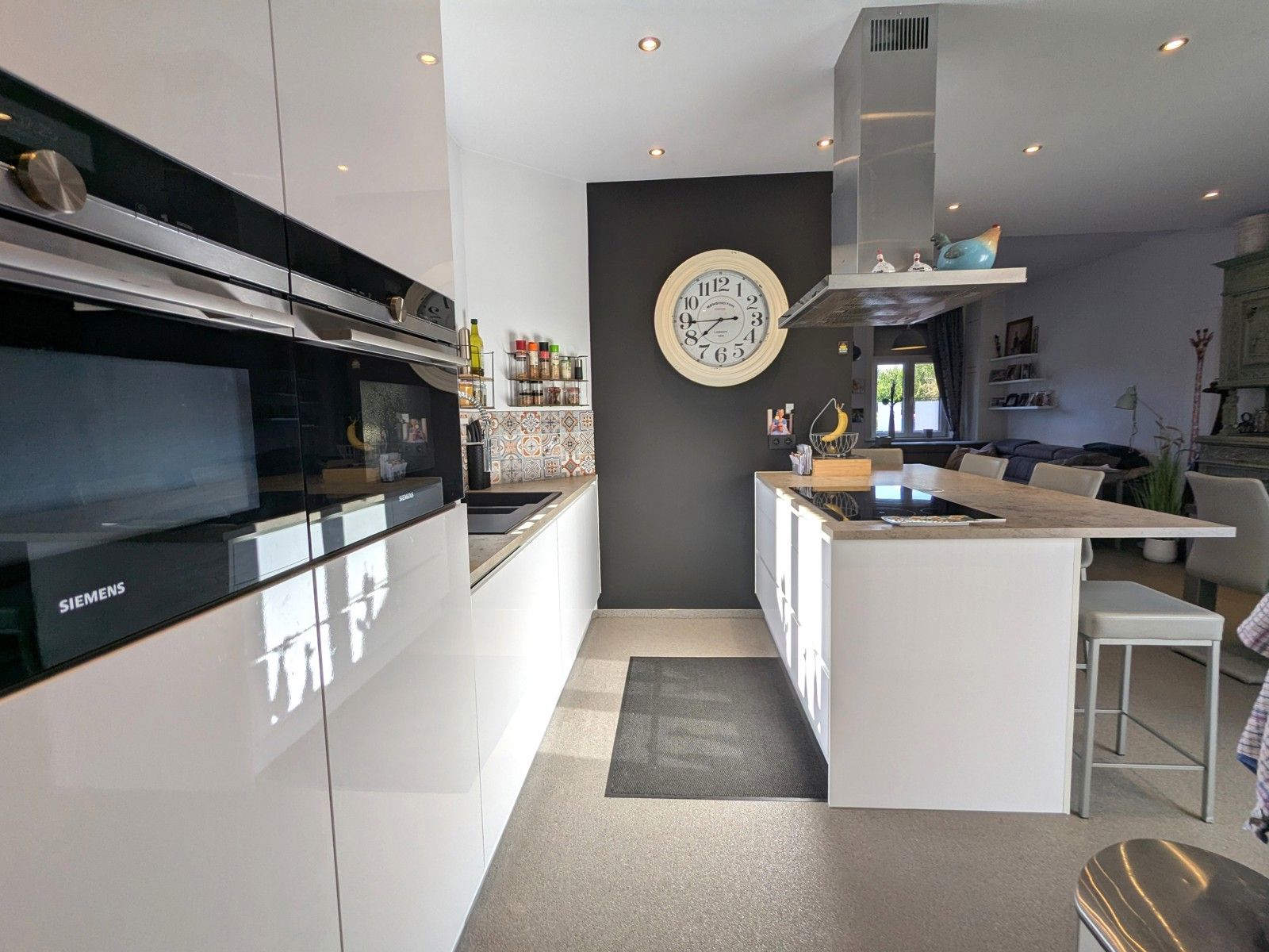 Charmante hoekwoning met knappe afwerking op idyllische plek foto 5