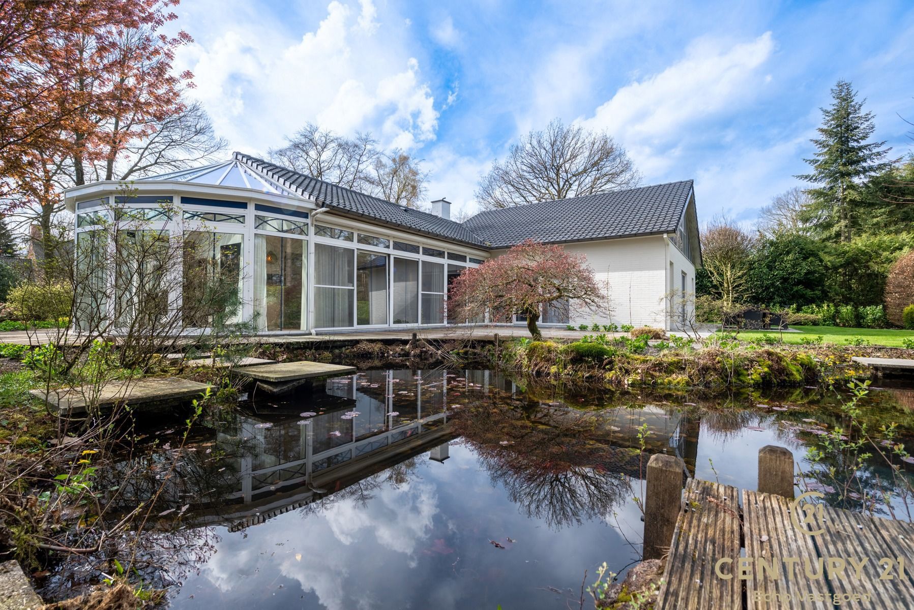 Gelijkvloerse fraaie villa met prachtige tuin op ca 1700m² foto 32