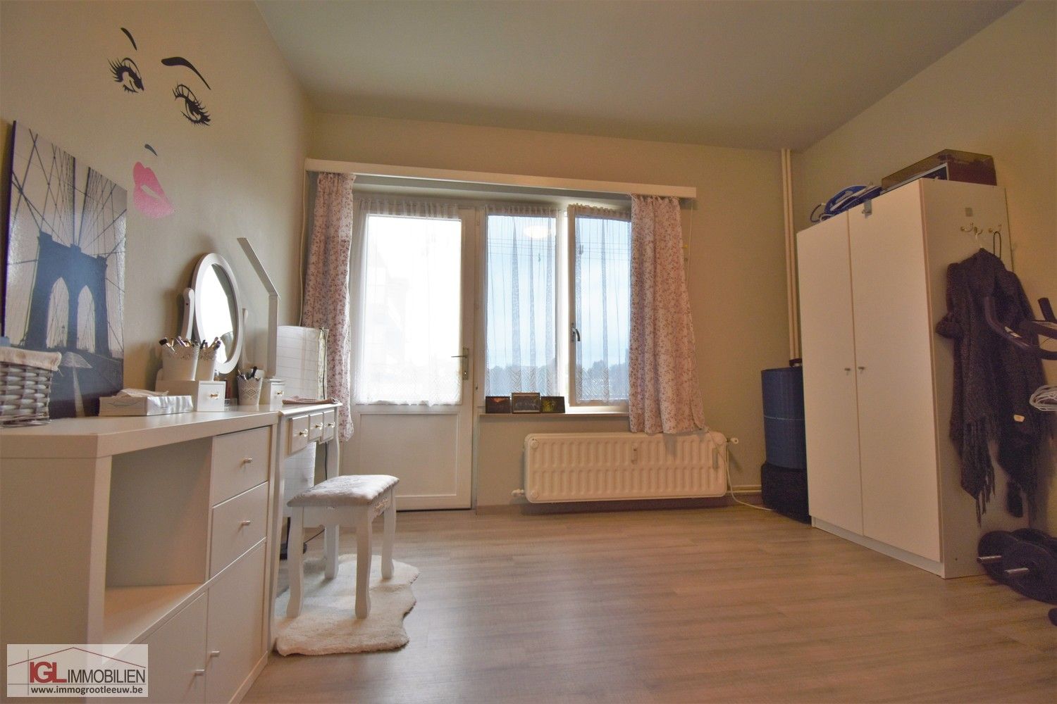 Goed gelegen gerenoveerd tweekamerappartement te centrum Sint-Pieters-Leeuw! foto 7