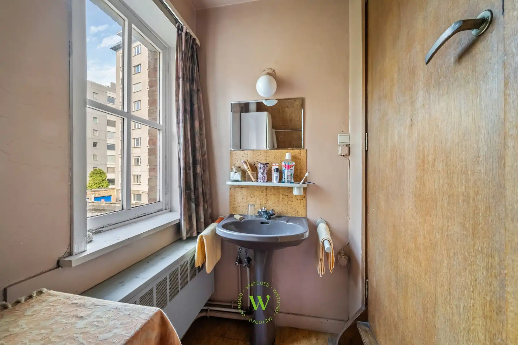 Woning met veel potentieel in fietsstraat in Sint-Michiels foto 18