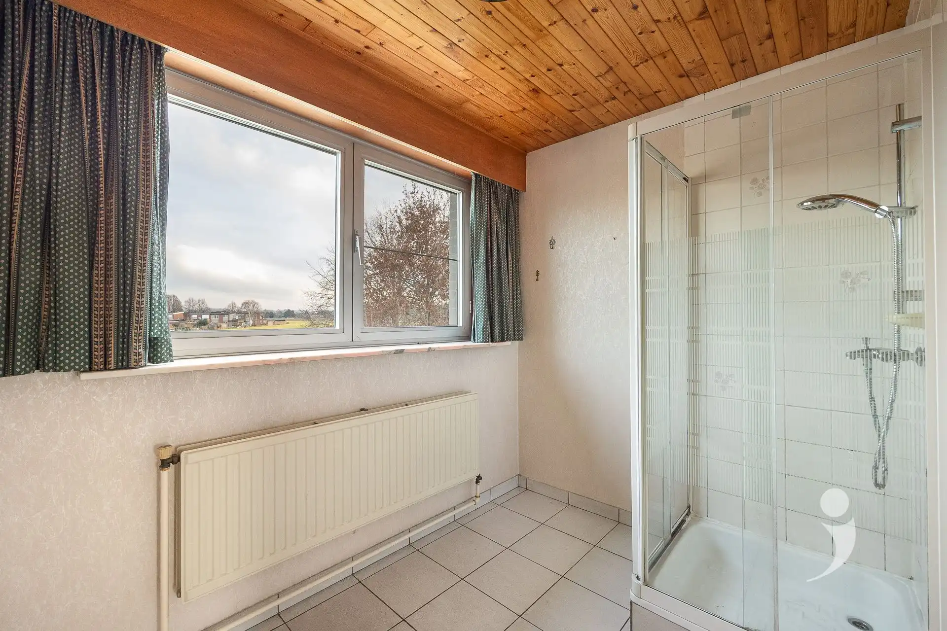 Te renoveren woning met zicht op de velden! foto 19