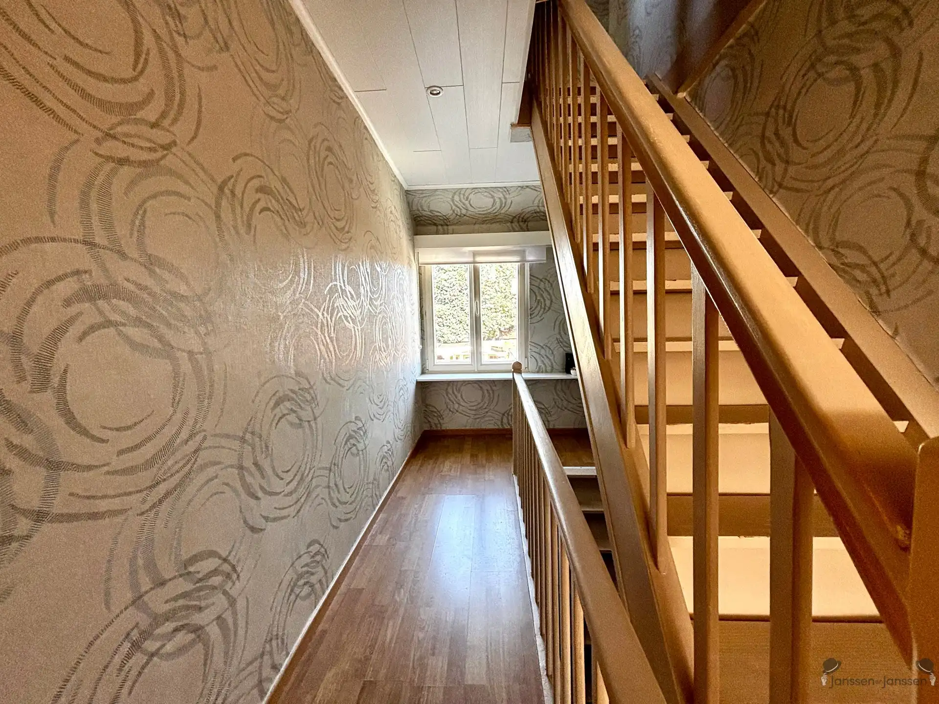 Rijwoning met 3 slaapkamers & tuin foto 9