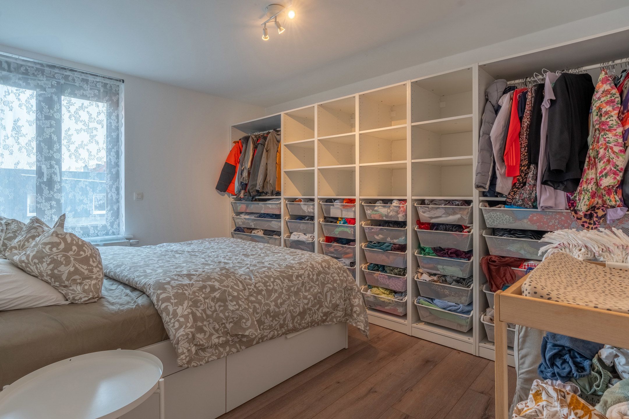 Recent gerenoveerde woning (2023) met 2 slaapkamers en gezellige stadstuin. foto 17