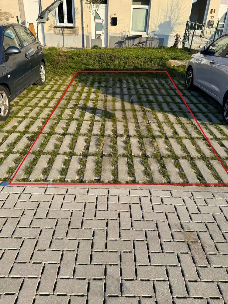Parkeerplaats te huur in Sint-Pieters-Leeuw foto 2