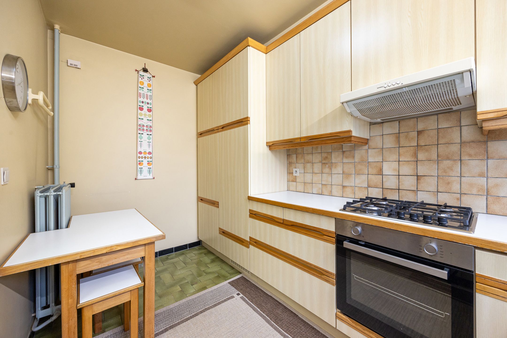 Solide te renoveren woning op top locatie foto 11