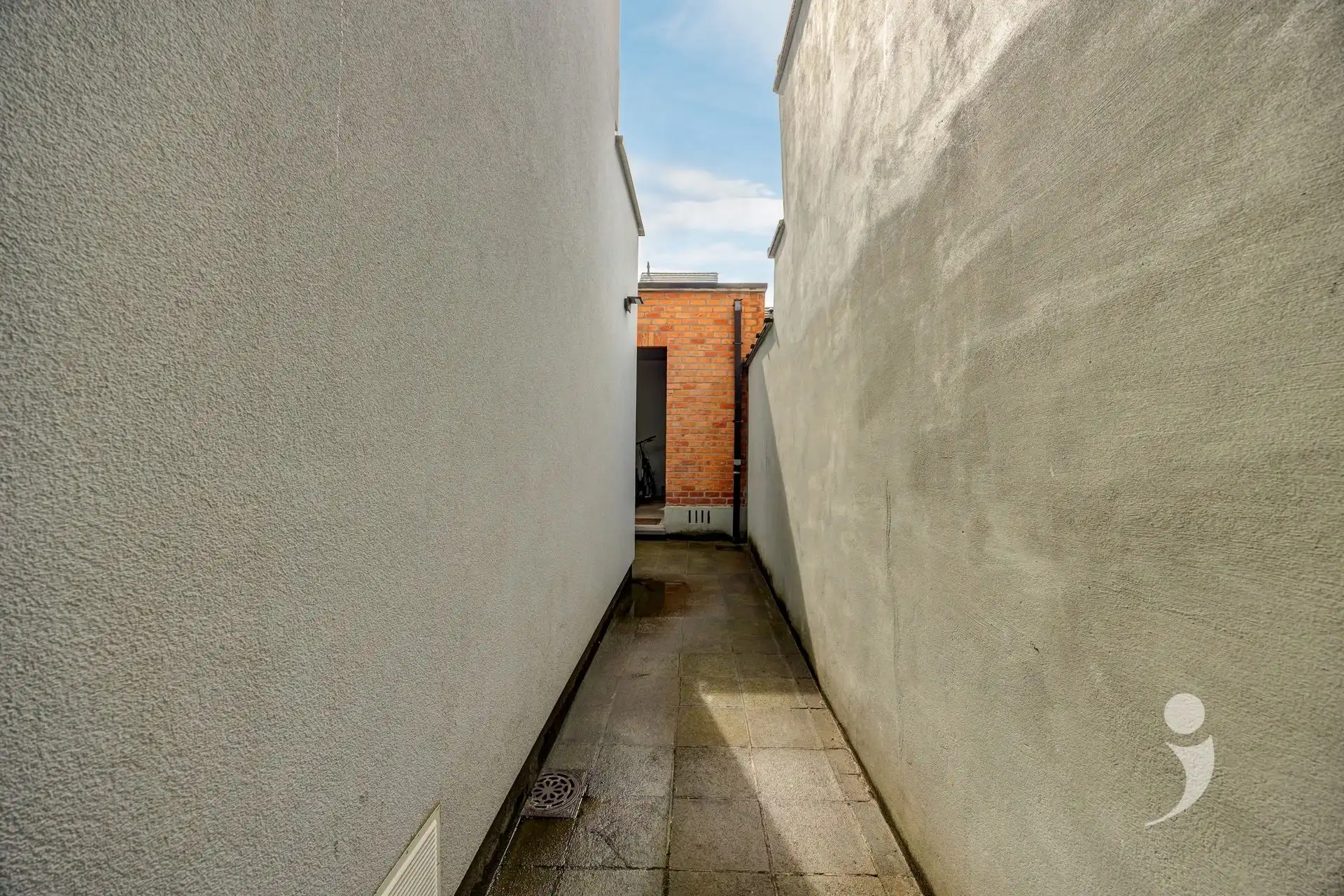 Building met 8 kamers foto 8