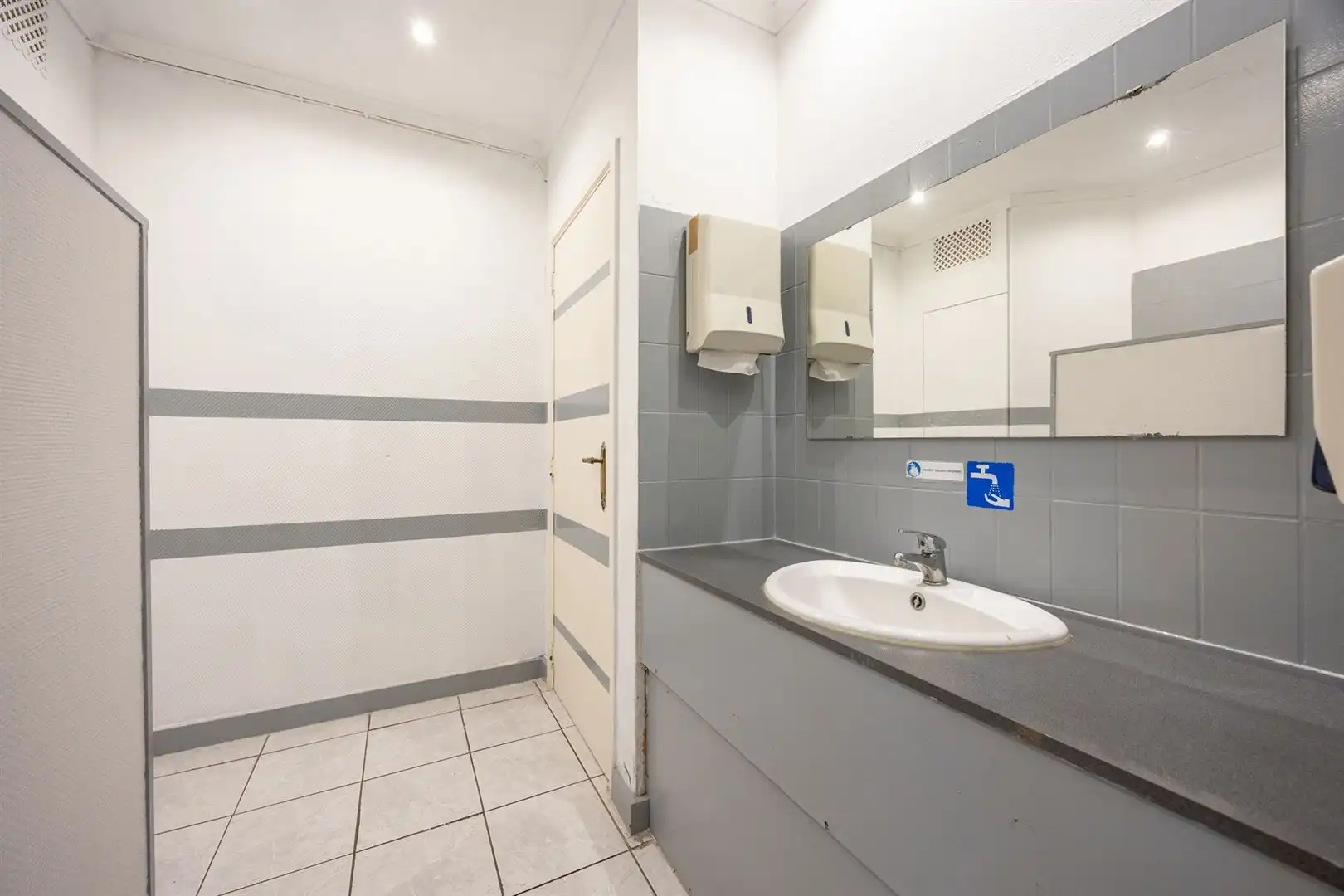 Multifunctioneel gelijkvloers kantoor/praktijkruimte foto 17