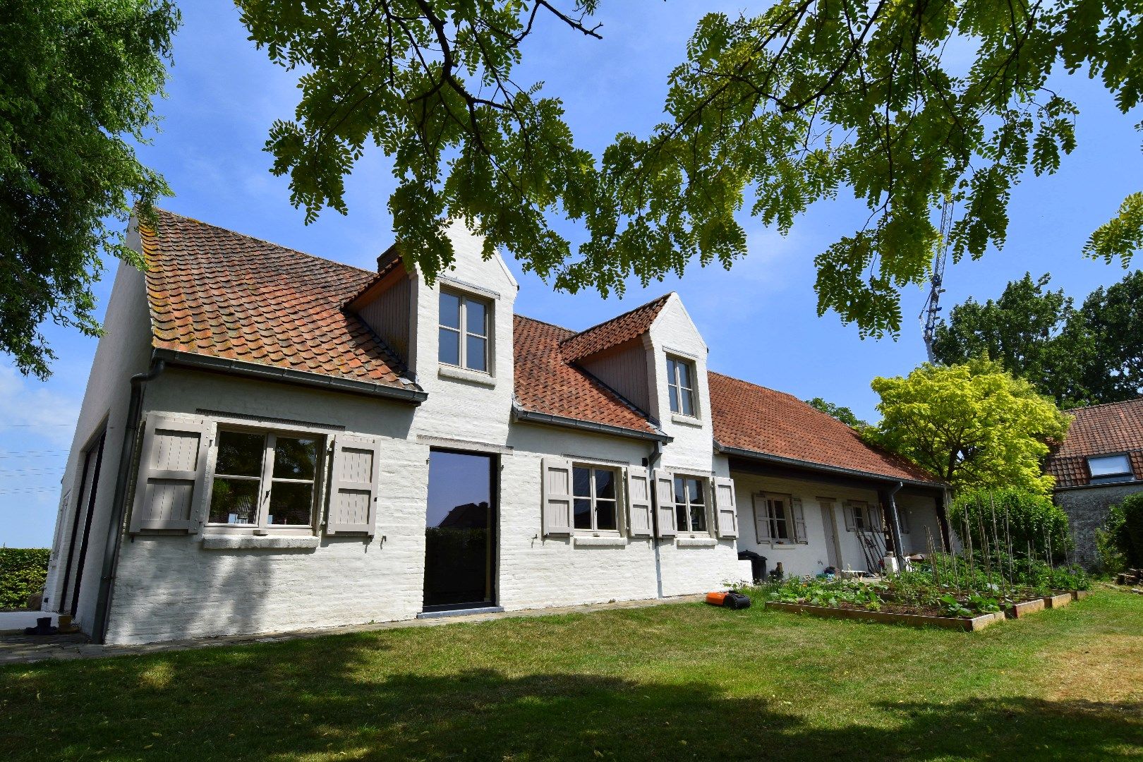 Uitzonderlijk vastgoed met vergezicht, 4 slaapkamers, dubbele garage op een perceel van 2100 m² foto 24