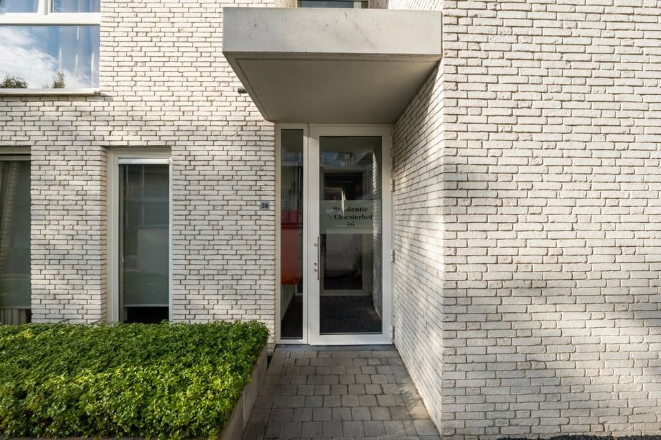 KNAP APPARTEMENT MET 1 SLAAPKAMER EN STAANPLAATS IN SINT-TRUIDEN foto 5