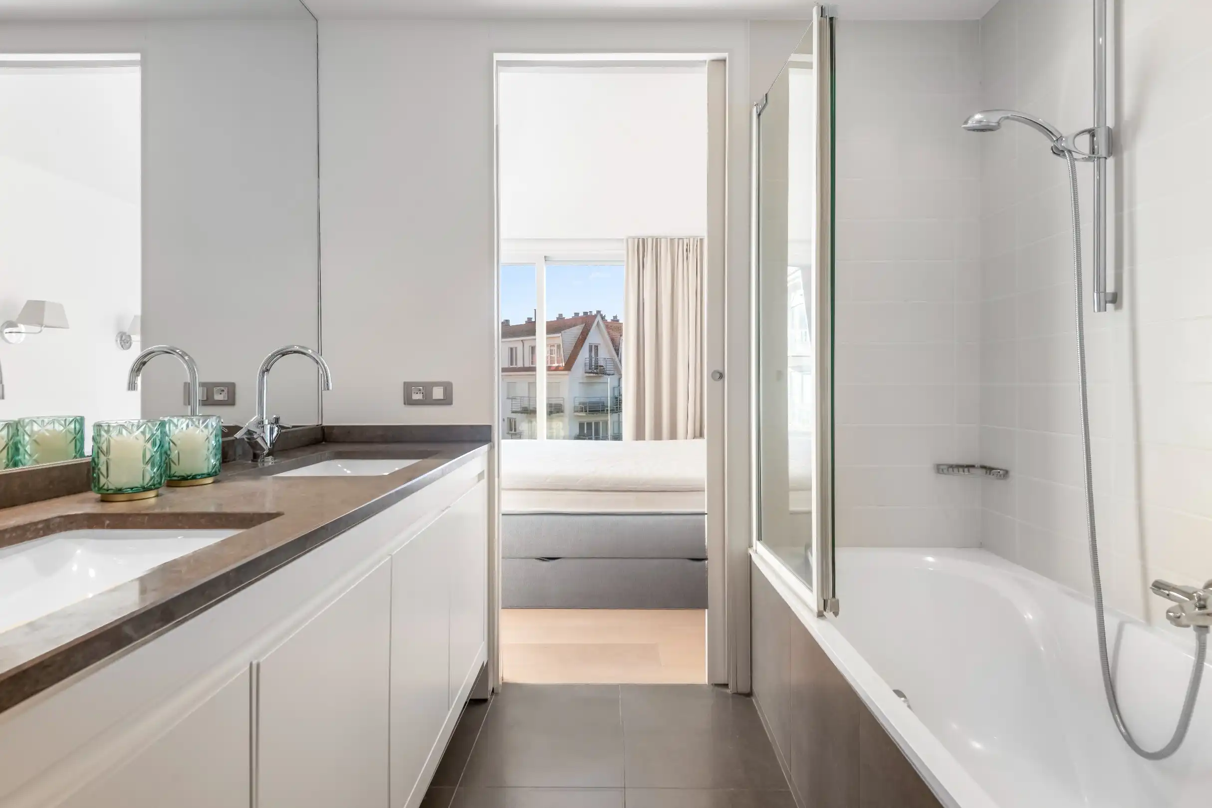 Aangenaam, gemeubeld appartement met zuidgericht terras en open zicht, gelegen in de Kustlaan in het Zoute. foto 13