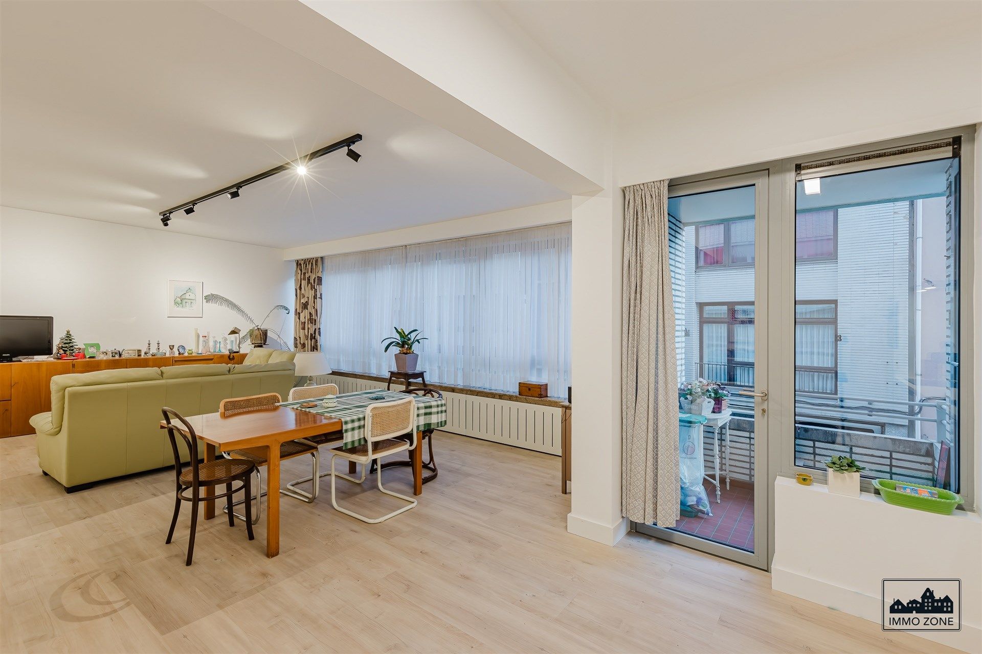 Pas gerenoveerd appartement met B-label in Sint-Niklaas foto {{pictureIndex}}