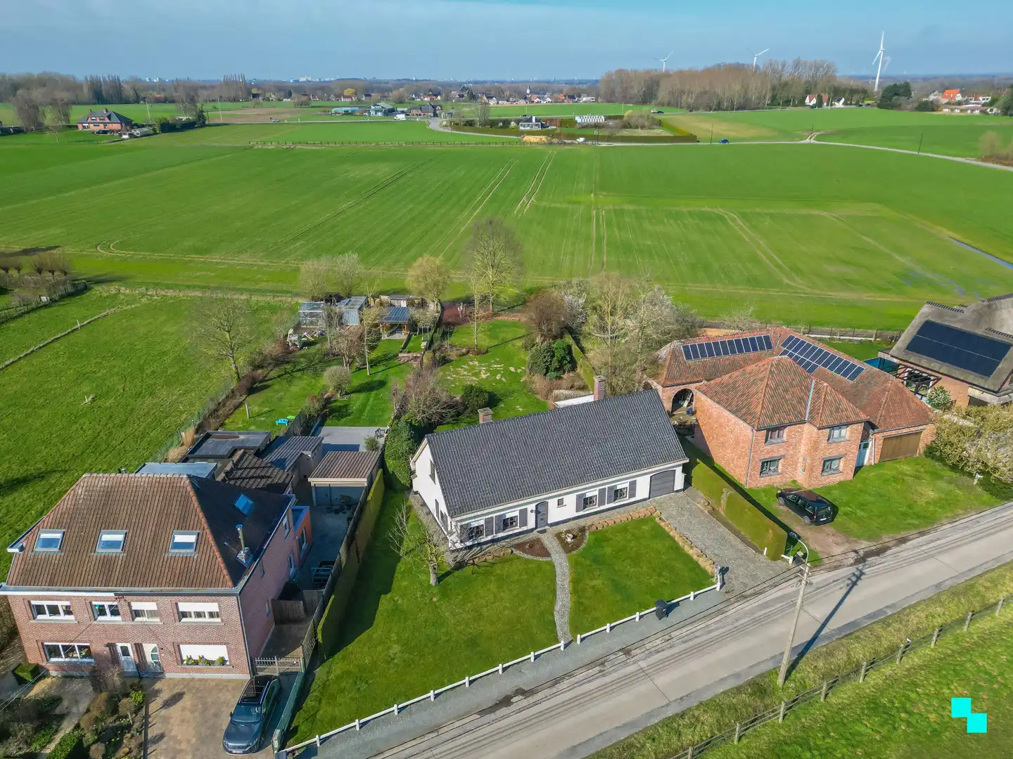 Charmante bungalow in het groene Oosterzele foto 2