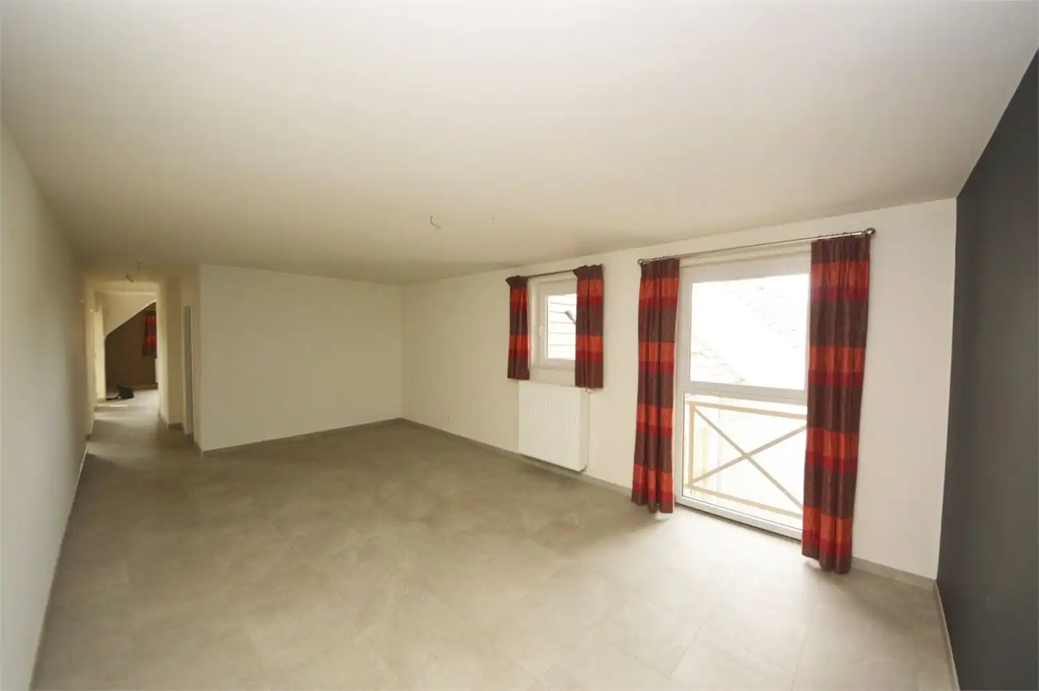 RUIM DUPLEX APP.MET TERRAS + VERPLICHT AAN TE KOPEN ONDERGRONDSE GARAGEBOX foto 4