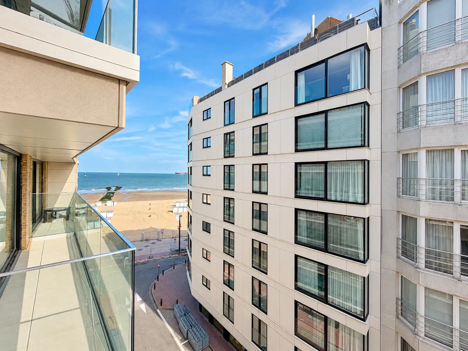 Gezellig appartement met terras en zicht op zee foto 4