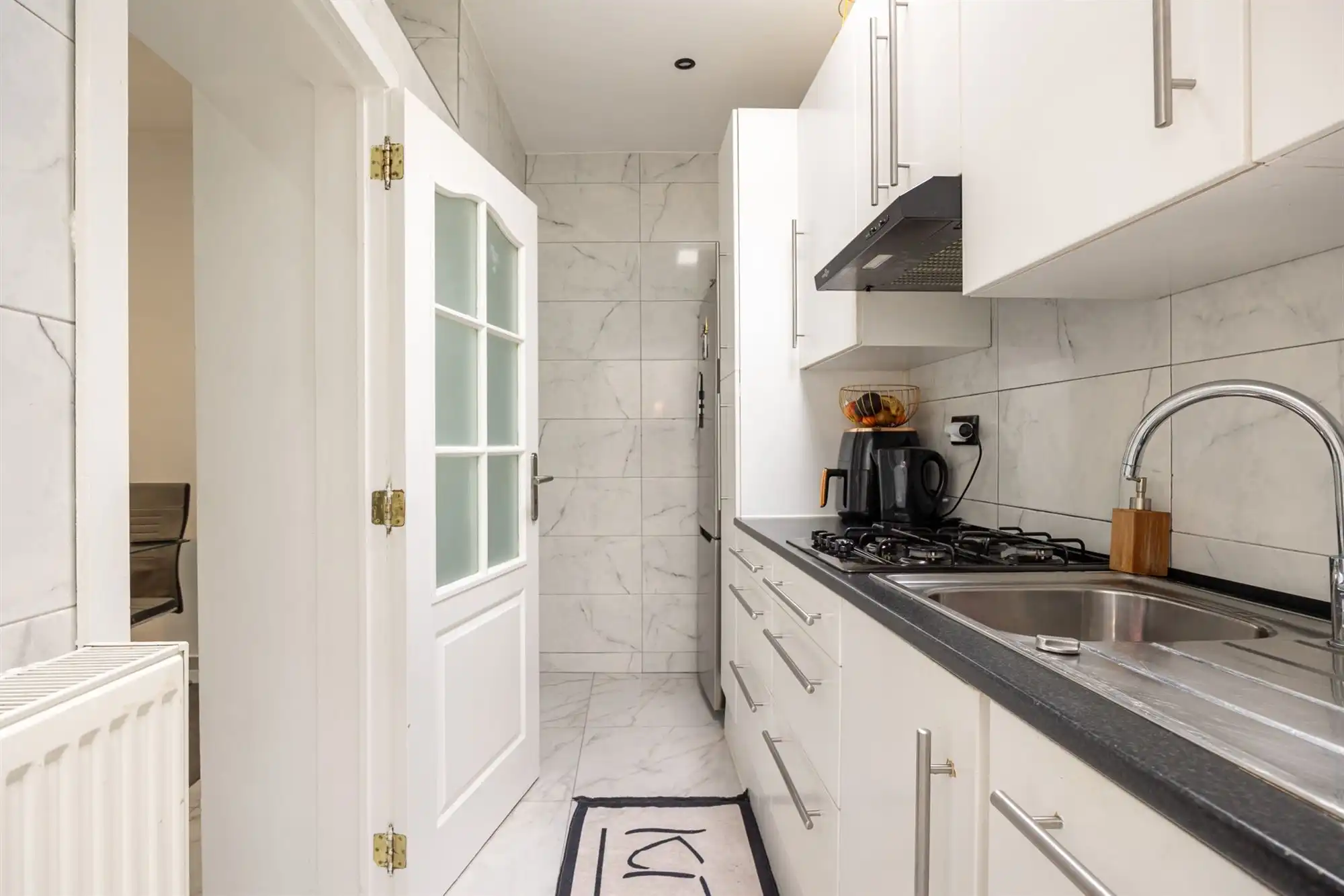 Gerenoveerde woning met drie slaapkamers en terras foto 5