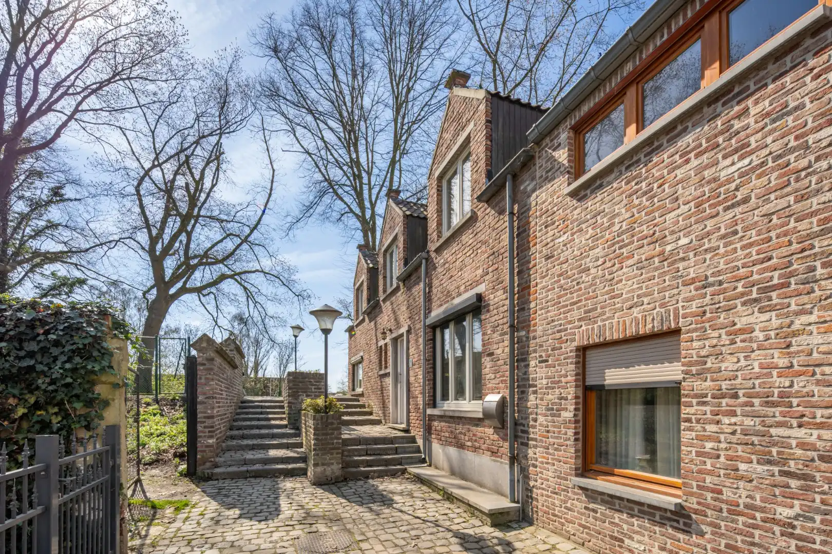 Gezellige, instapklare stadswoning in het centrum van Maaseik grenzend aan de groene wal!  foto 4