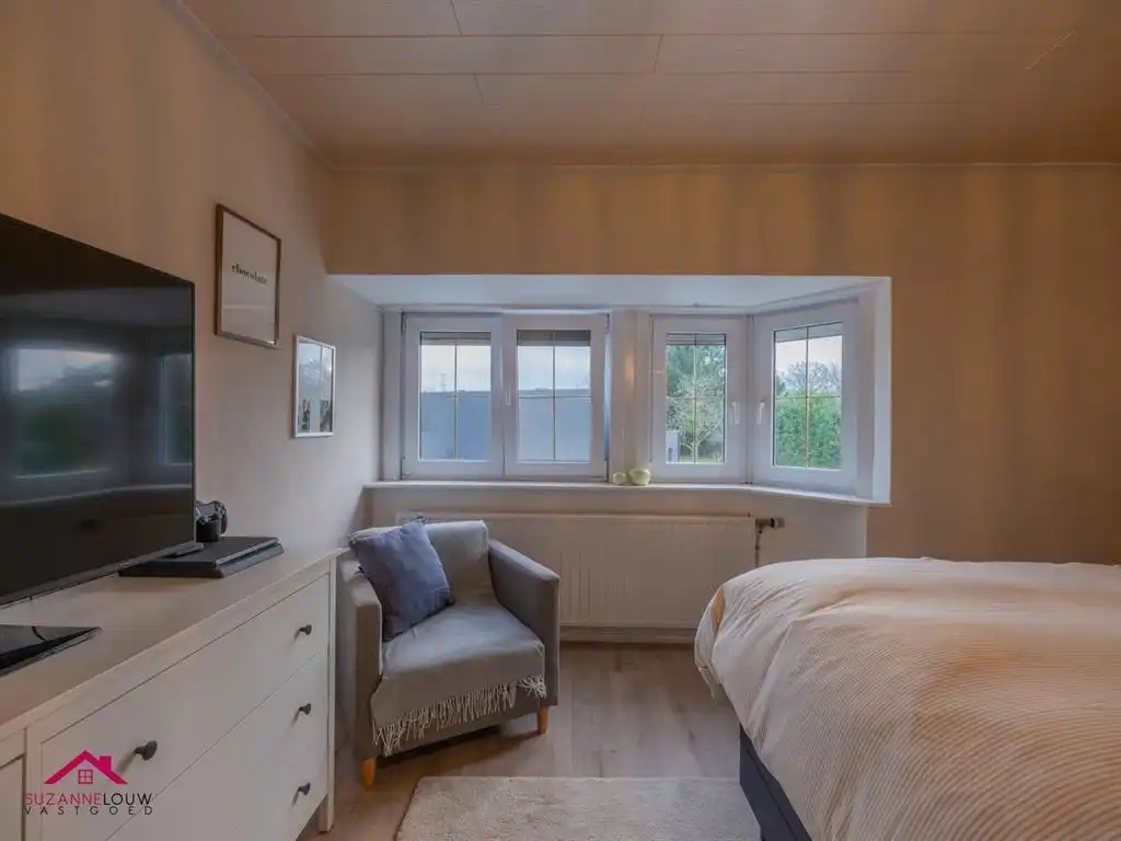 Gezellige en instapklare, half vrijstaande woning met veranda foto 32