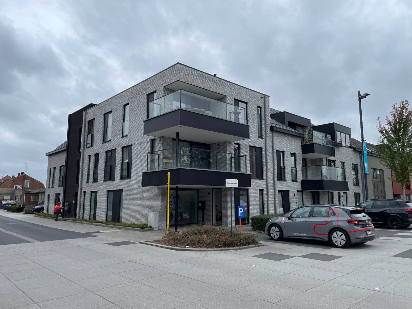 Mooi recent duplex appartement te huur met 3 slaapkamers. foto {{pictureIndex}}