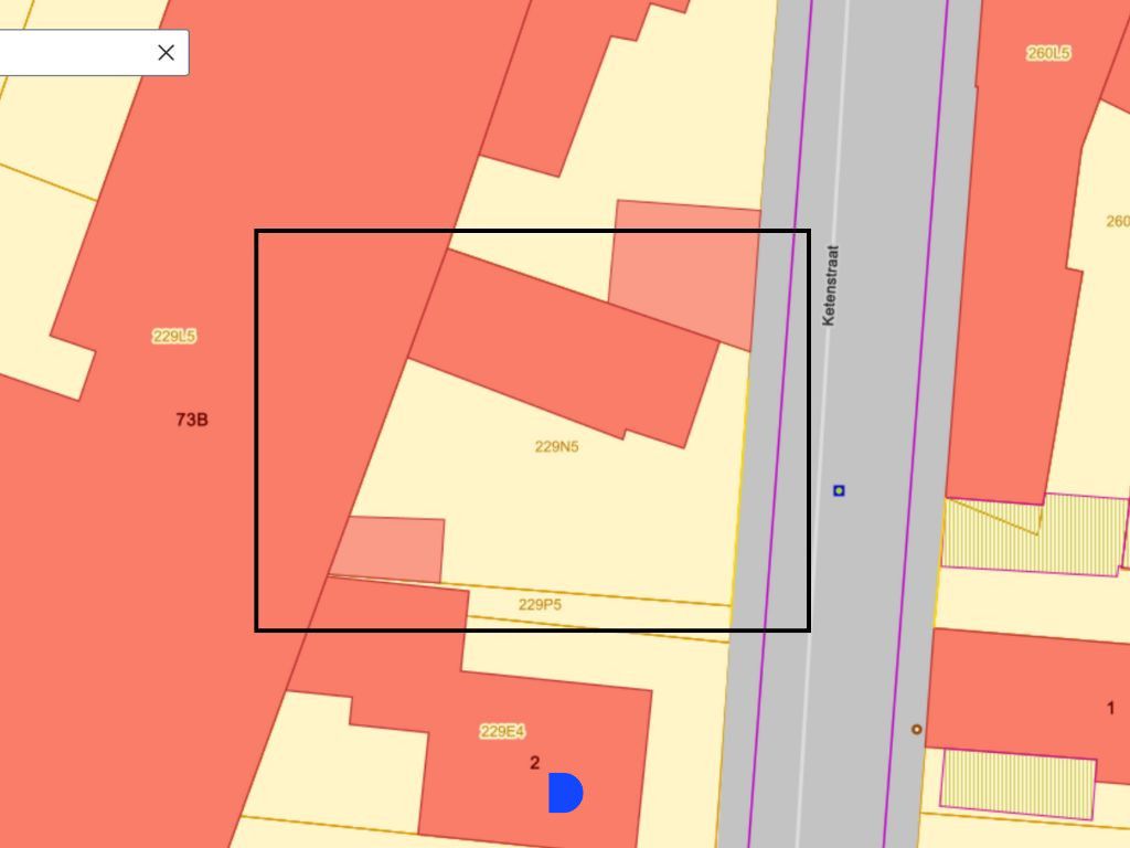 Perceel (bouw)grond met garages foto {{pictureIndex}}