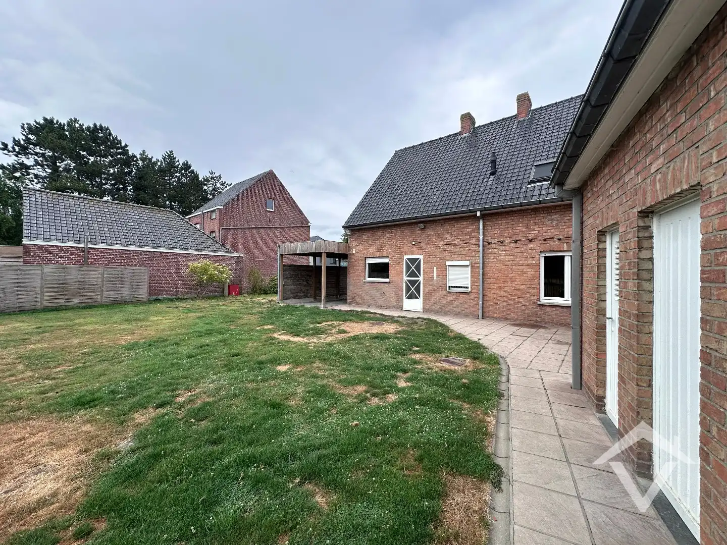 Alleenstaande woning met 3 slaapkamers en tuin te Koekelare foto 3