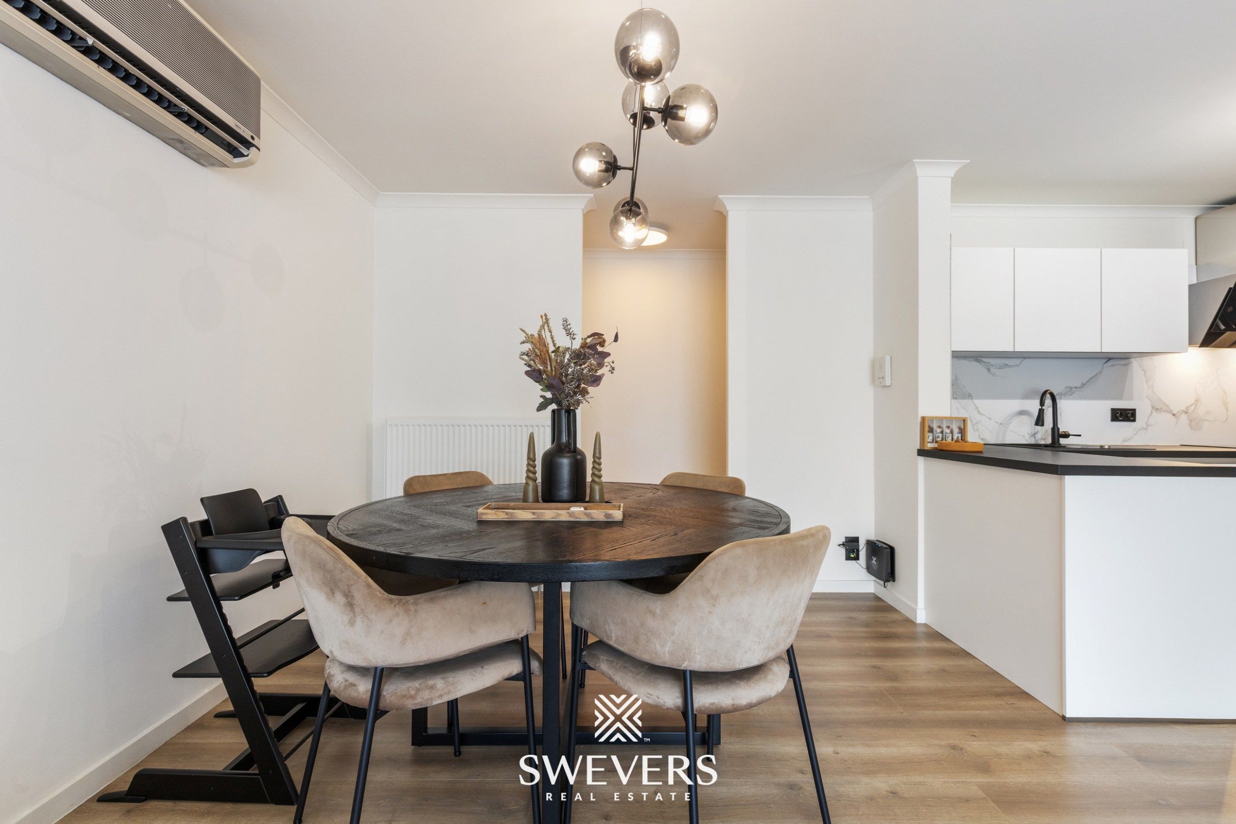 Instapklaar appartement met 2 slaapkamers in centrum Koersel foto 10