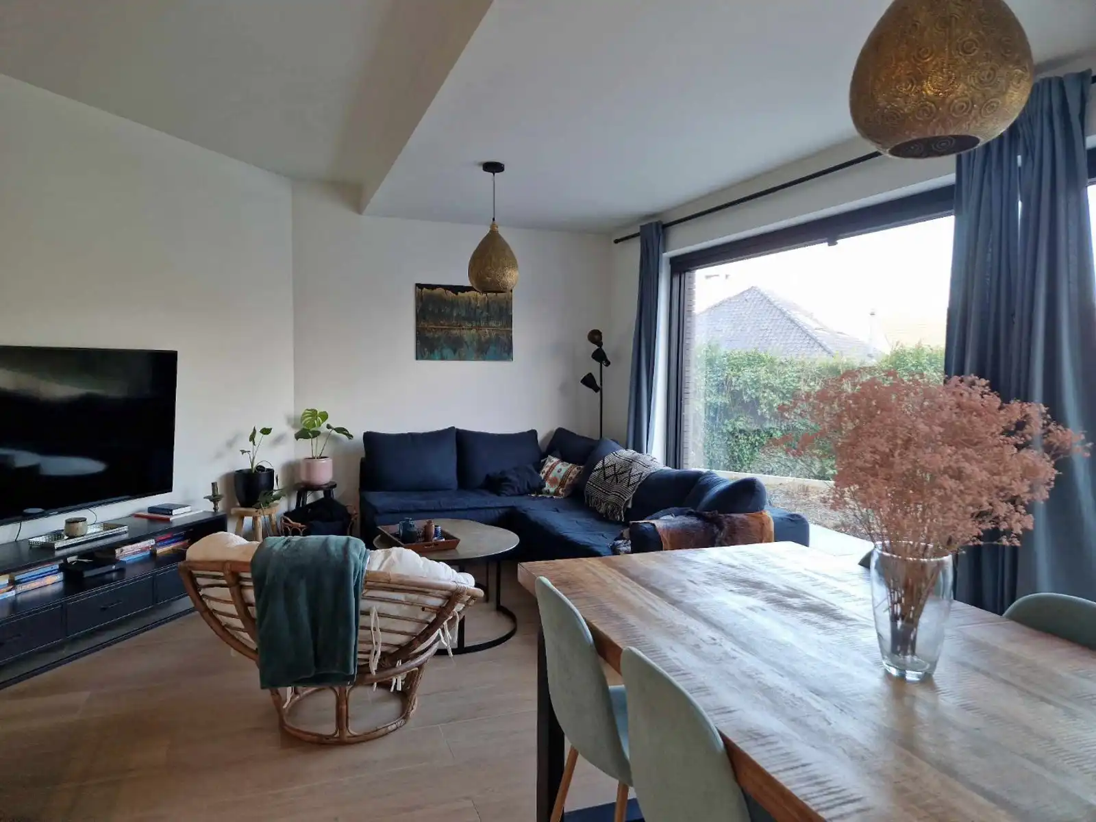 Gelijkvloers appartement met 2 slaapkamers, tuin en garage foto 2