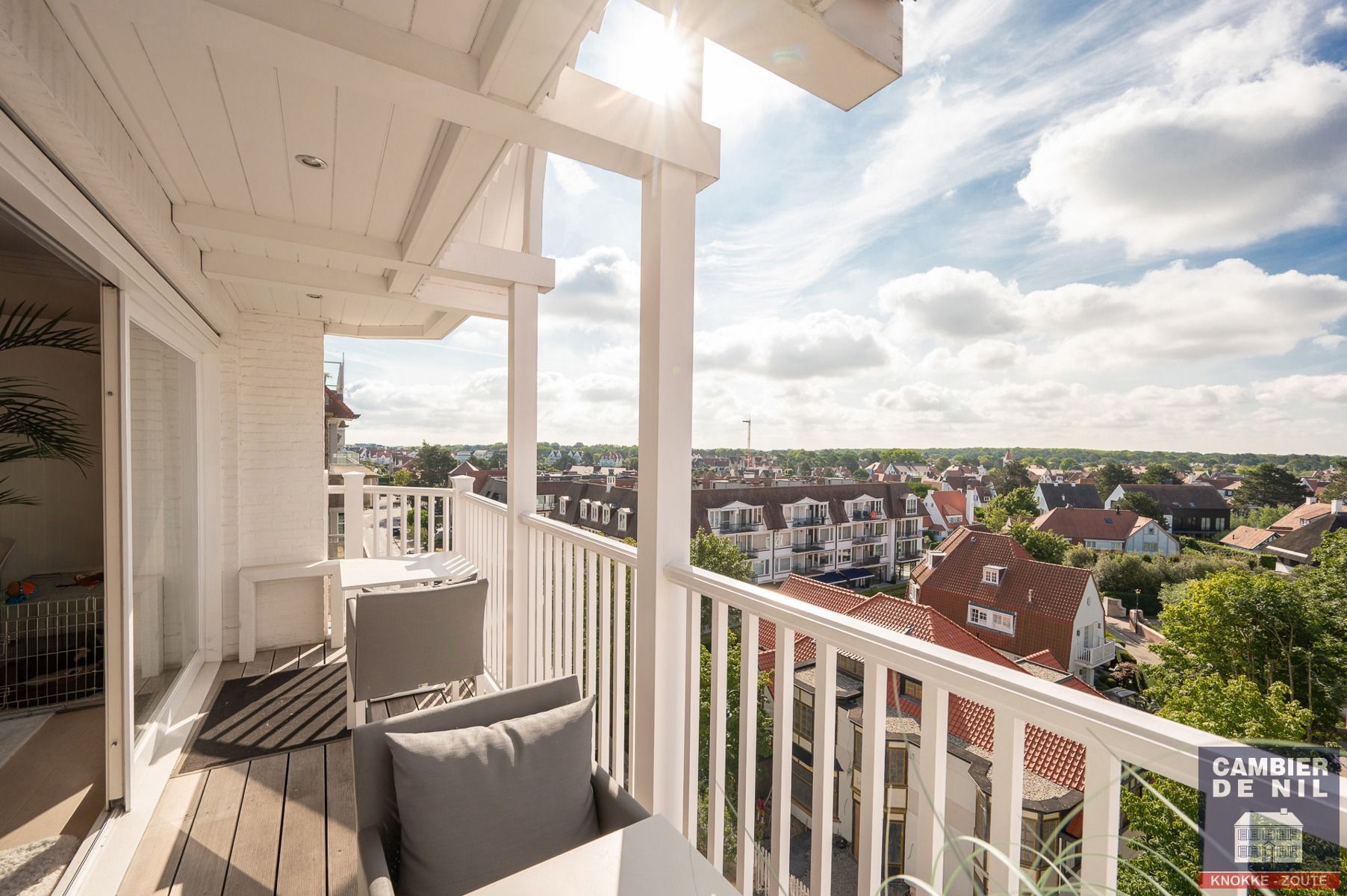 Prachtig gemeubeld appartement in standingvolle residentie met open zicht foto 5