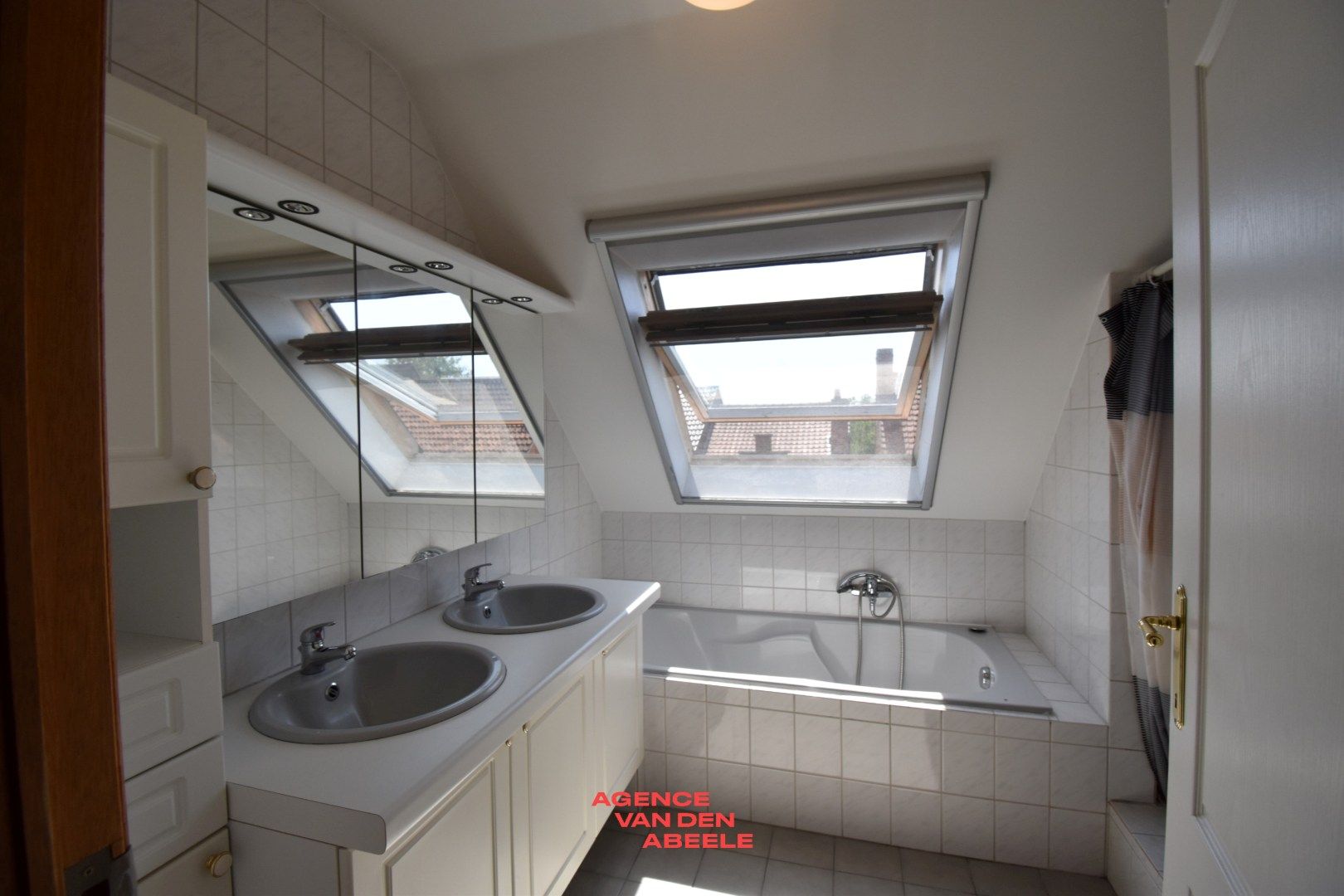 Zeer ruime bel-étage woning met 3 slaapkamers en tuin  foto 16