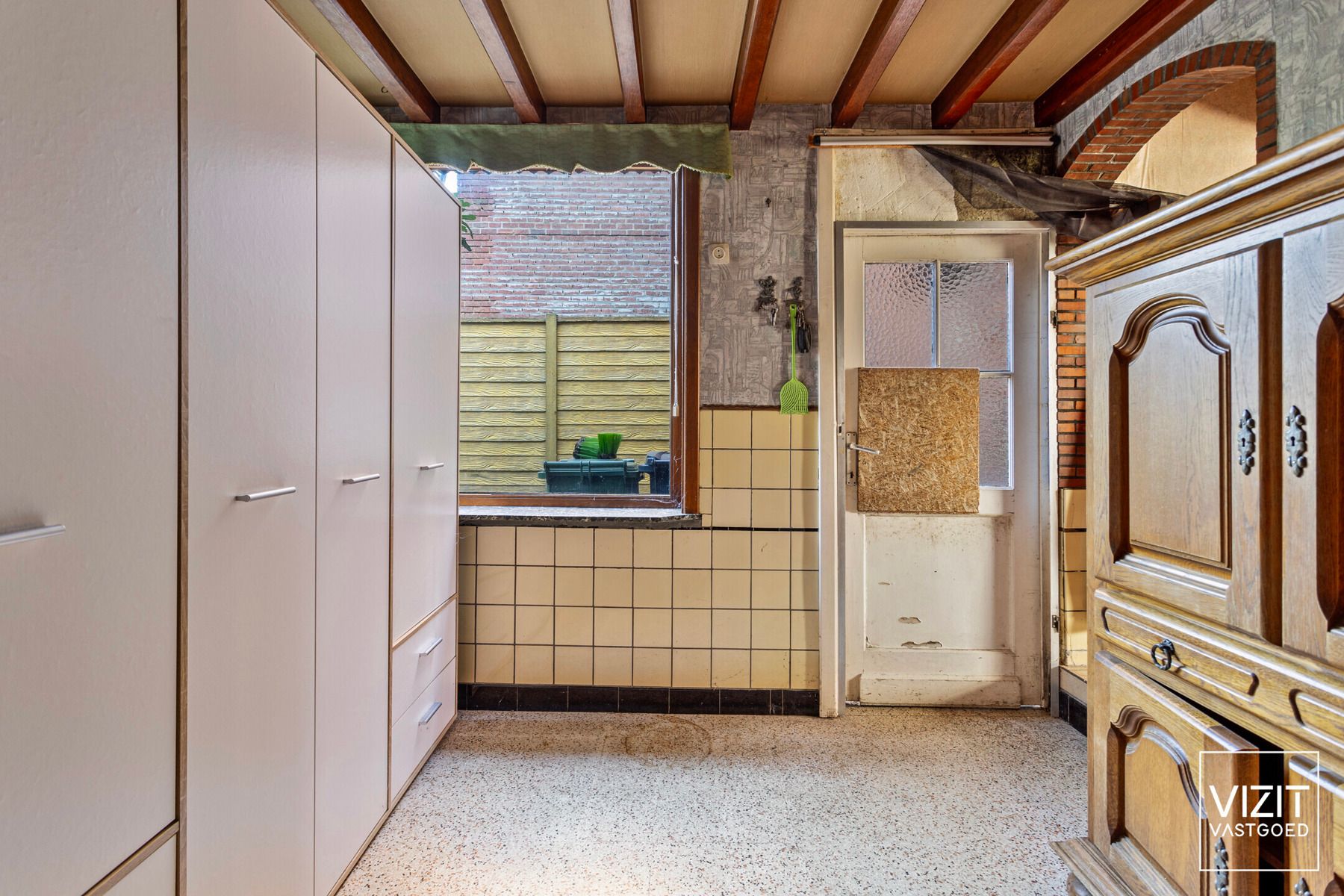 Te renoveren woonhuis met 3 slaapkamers foto 8