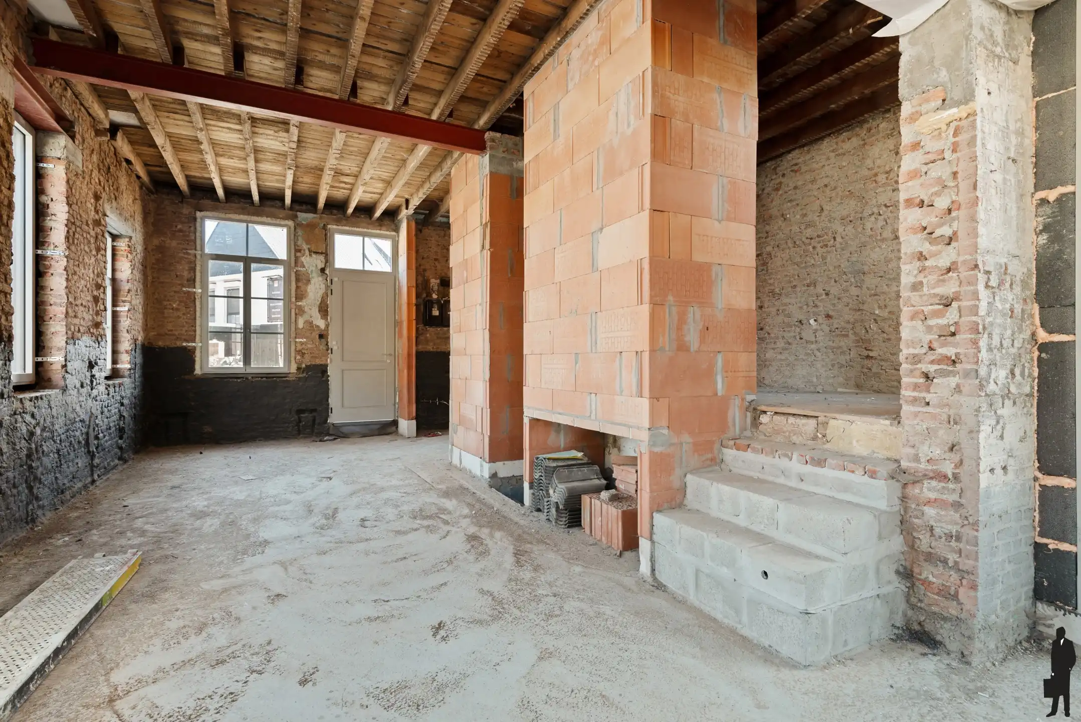 Af te werken gebouw in het centrum van Kontich-Kazerne foto {{pictureIndex}}