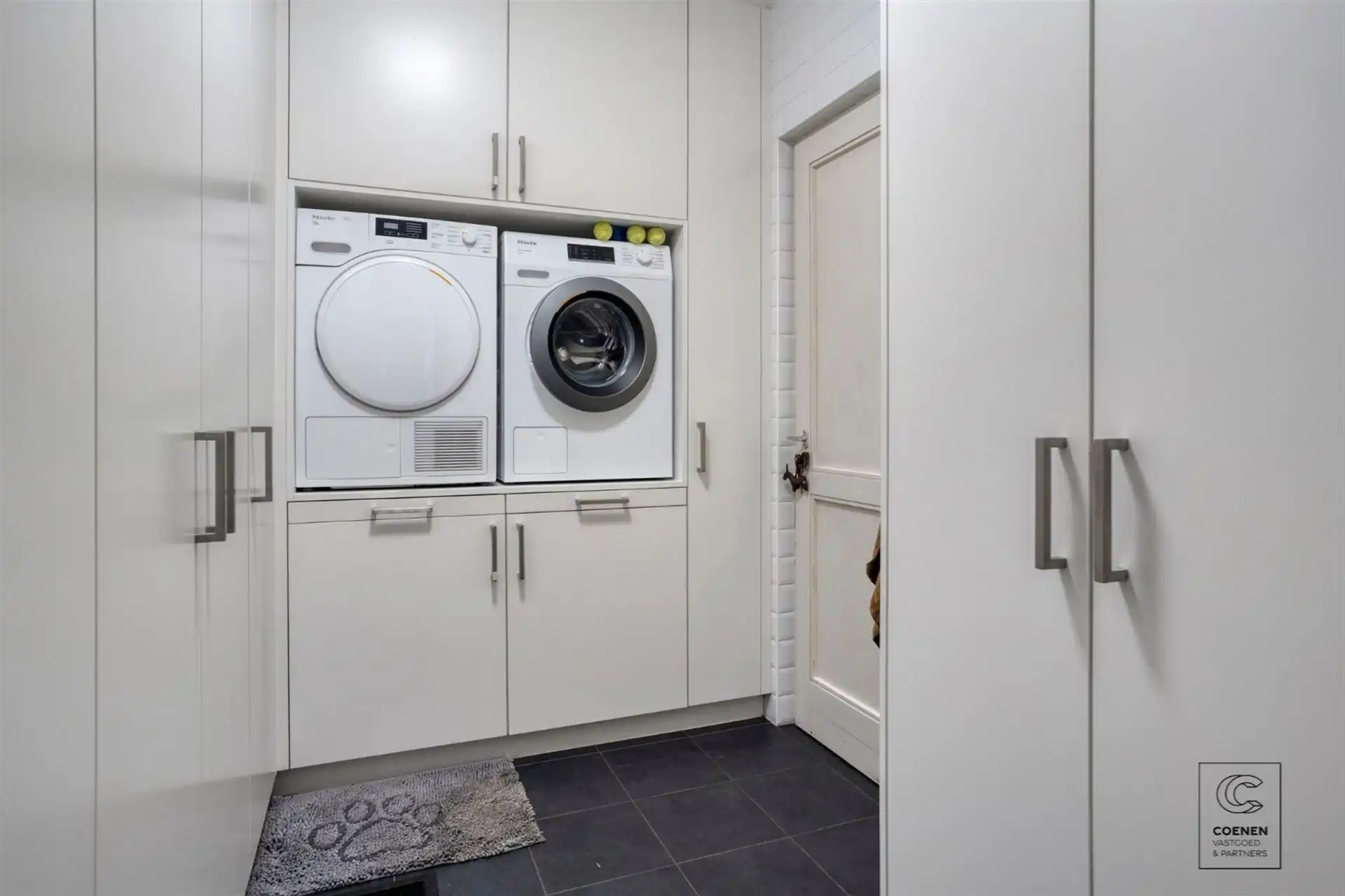 Prachtige woning met bew. opp. van 302 m² met tuin en zwembad  foto 10