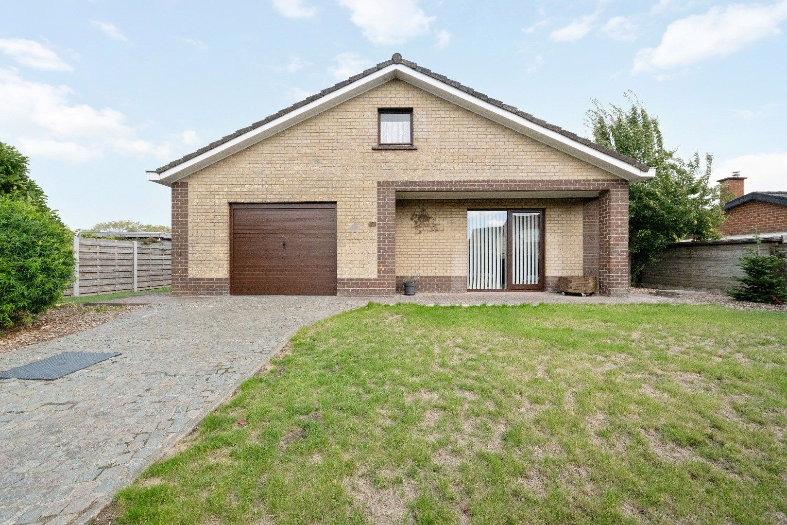 Ruime bungalow foto {{pictureIndex}}