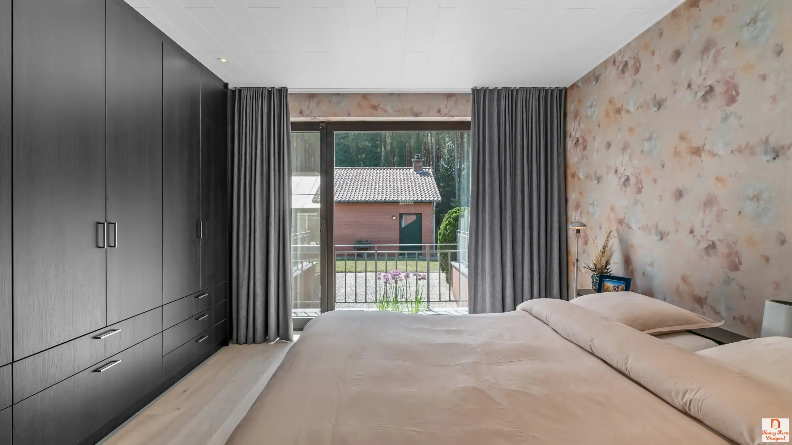 Ruime, luxueuze villa met overdekt zwembad en 1,8 ha natuur foto 15