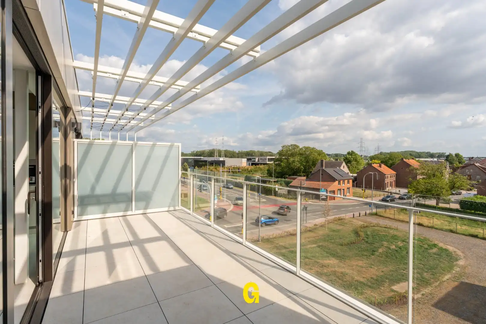 Knap nieuwbouwappartement op de hoogste verdieping in residentie Bella Vista, met twee terrassen en prachtige zichten, inclusief 2 standplaatsen, vlak bij het c foto 4