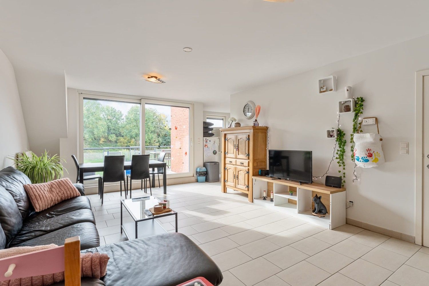 Instapklaar duplexappartement met prachtig groen zicht nabij centrum Bilzen! foto 5