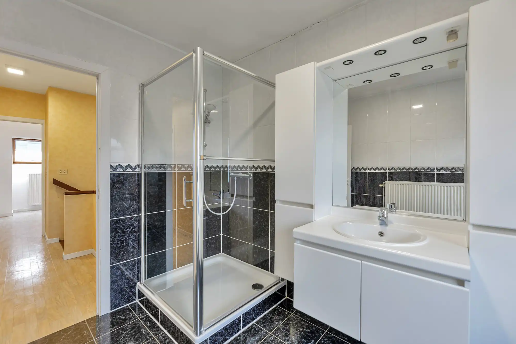 Instapklare HOB met tuin en garage foto 15