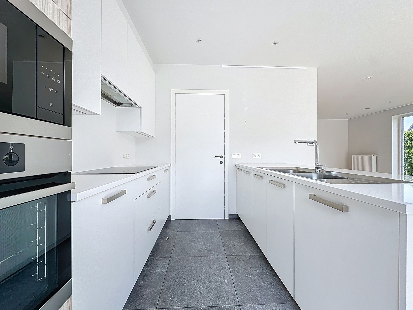 Luxueus afgewerkte driegevel-villa met 5 slaapkamers foto 9