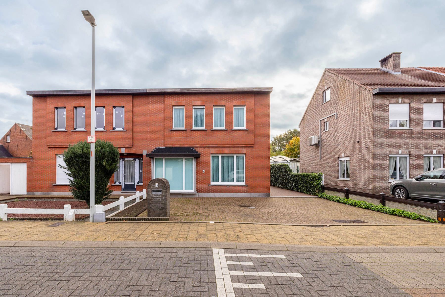 Hoofdfoto van de publicatie: HOB met opp van 271m² : 3 slpk, 2 bdk en polyvalente ruimte