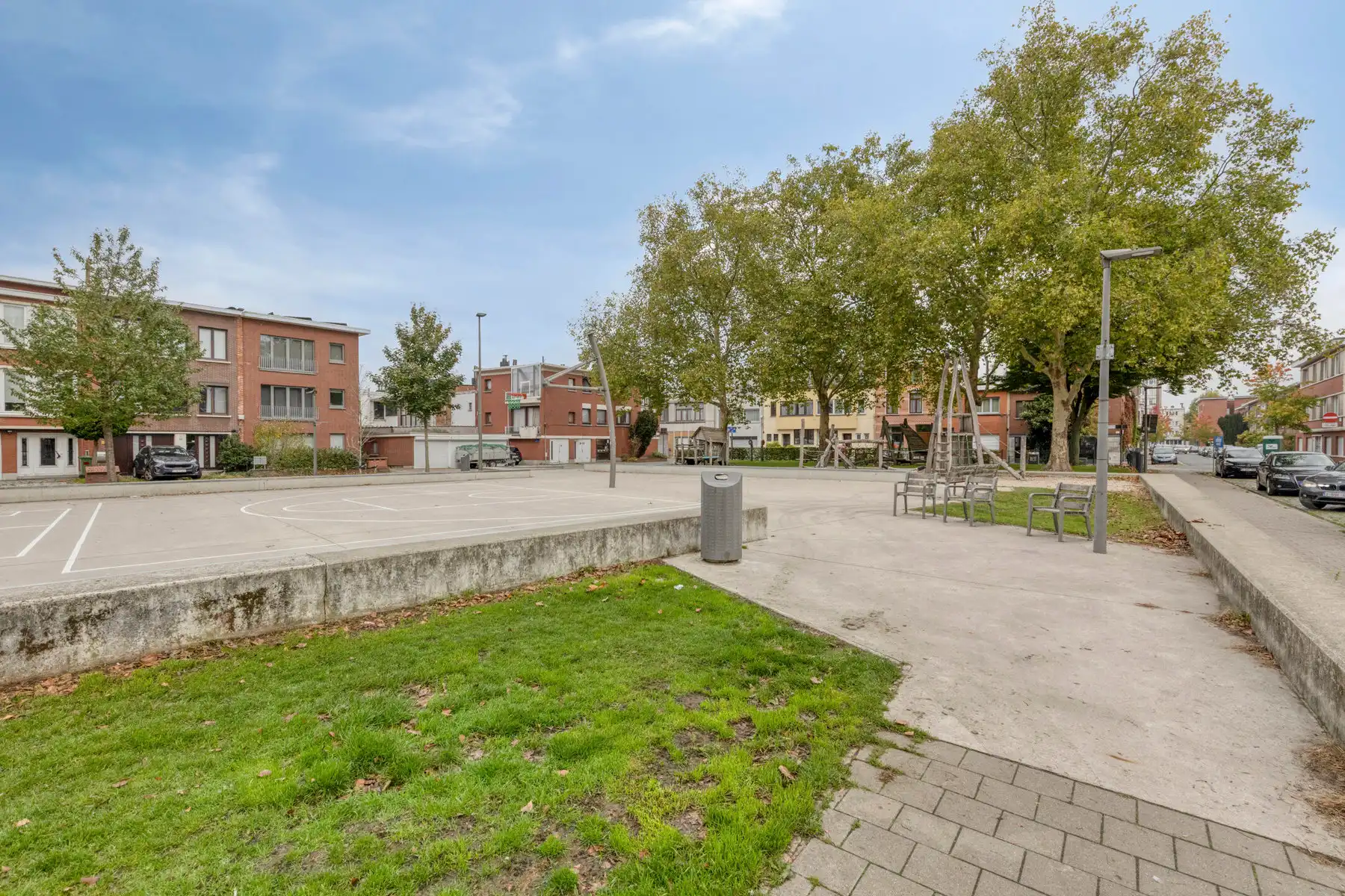 Instapklaar appartement met twee slaapkamers in Berchem. foto 17